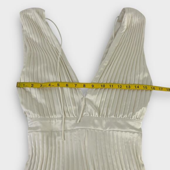 Abercrombie & Fitch The Giselle Pleated Jumpsuit Satin Wide Leg Size Small Tall - Picture 6 of 7